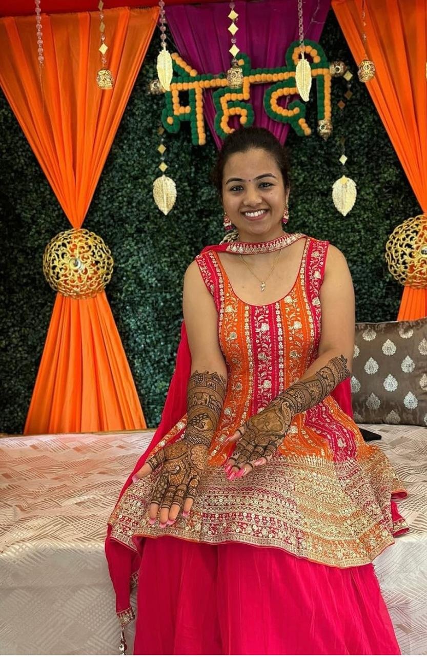 Sumit Mehandi Artist - Professional Mehndi Art